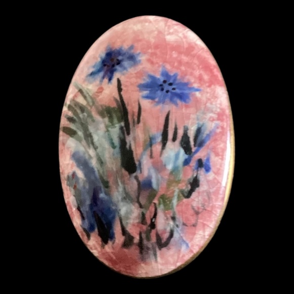 Hand Painted Brooch - Picture 1 of 3